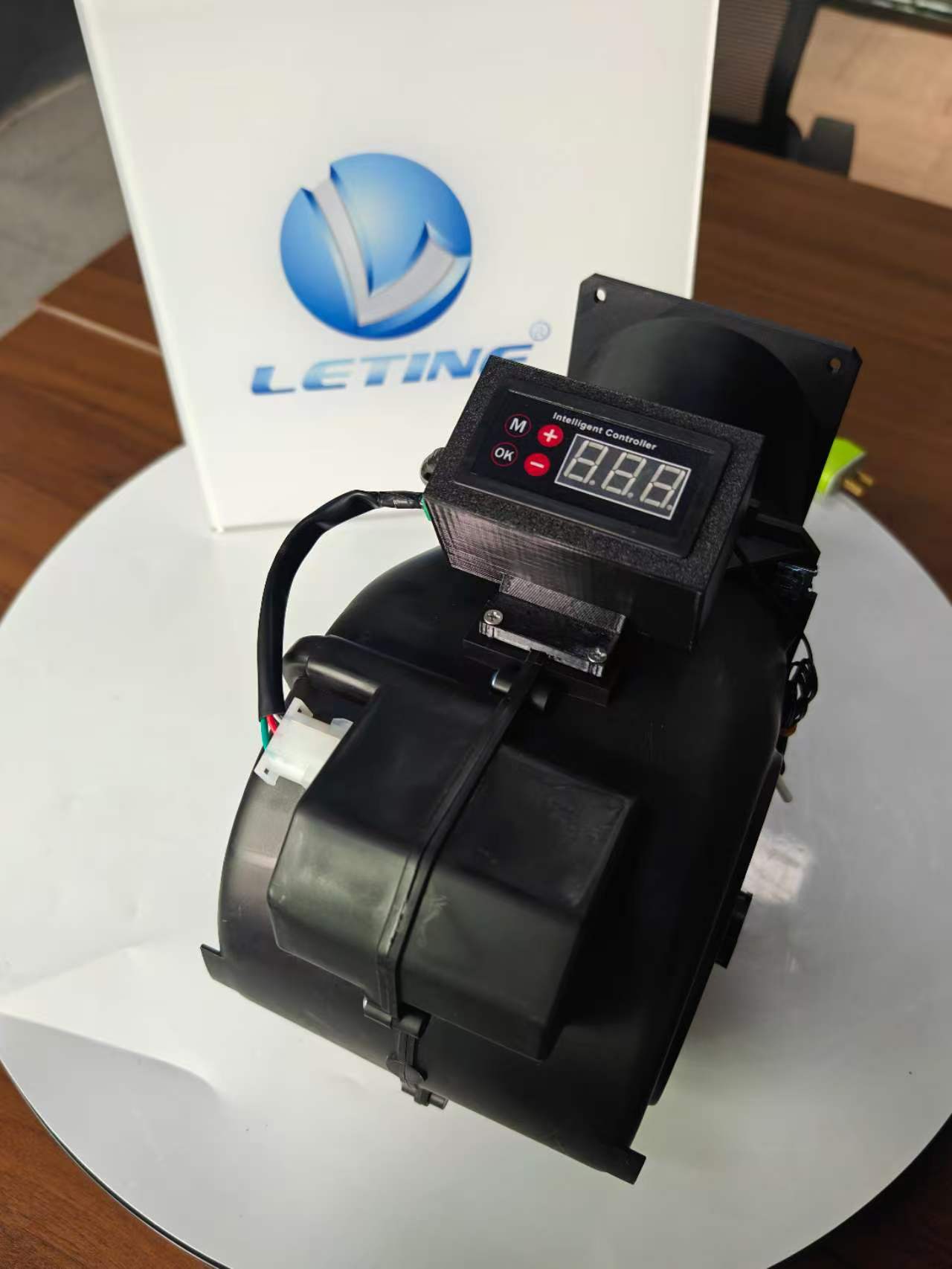 noise reducer with smart controller